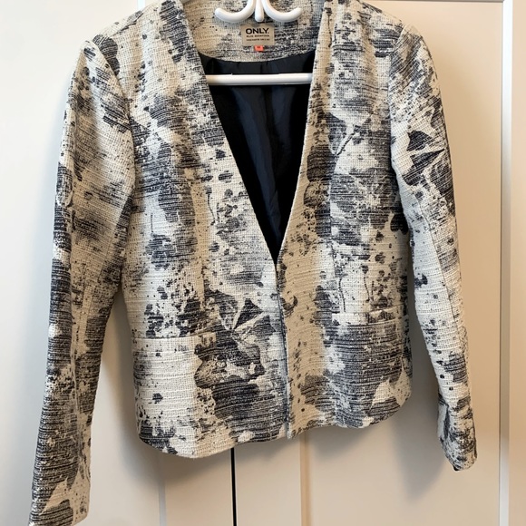 Host pick 💙 Navy and White Blazer - Only - Picture 1 of 3
